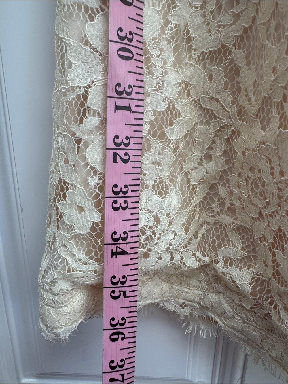 McGinn Cream Lace Bow Back Sheath Dress Size 6 - Picture 6 of 10